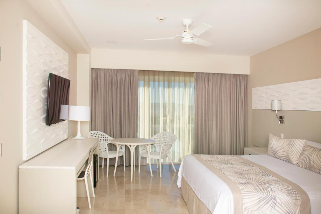 Krystal Grand Puerto Vallarta (Adults Only) Exterior photo